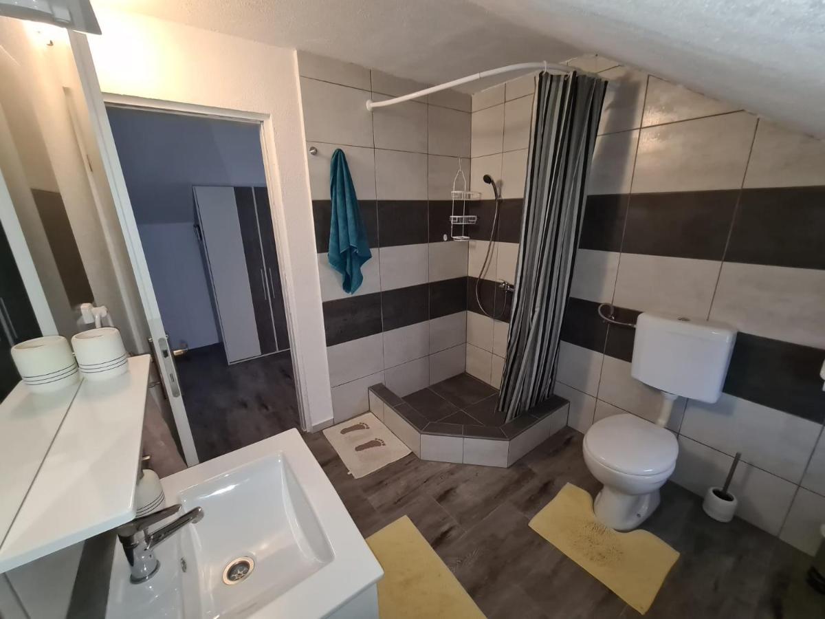 Ana Apartment Gračac Екстериор снимка