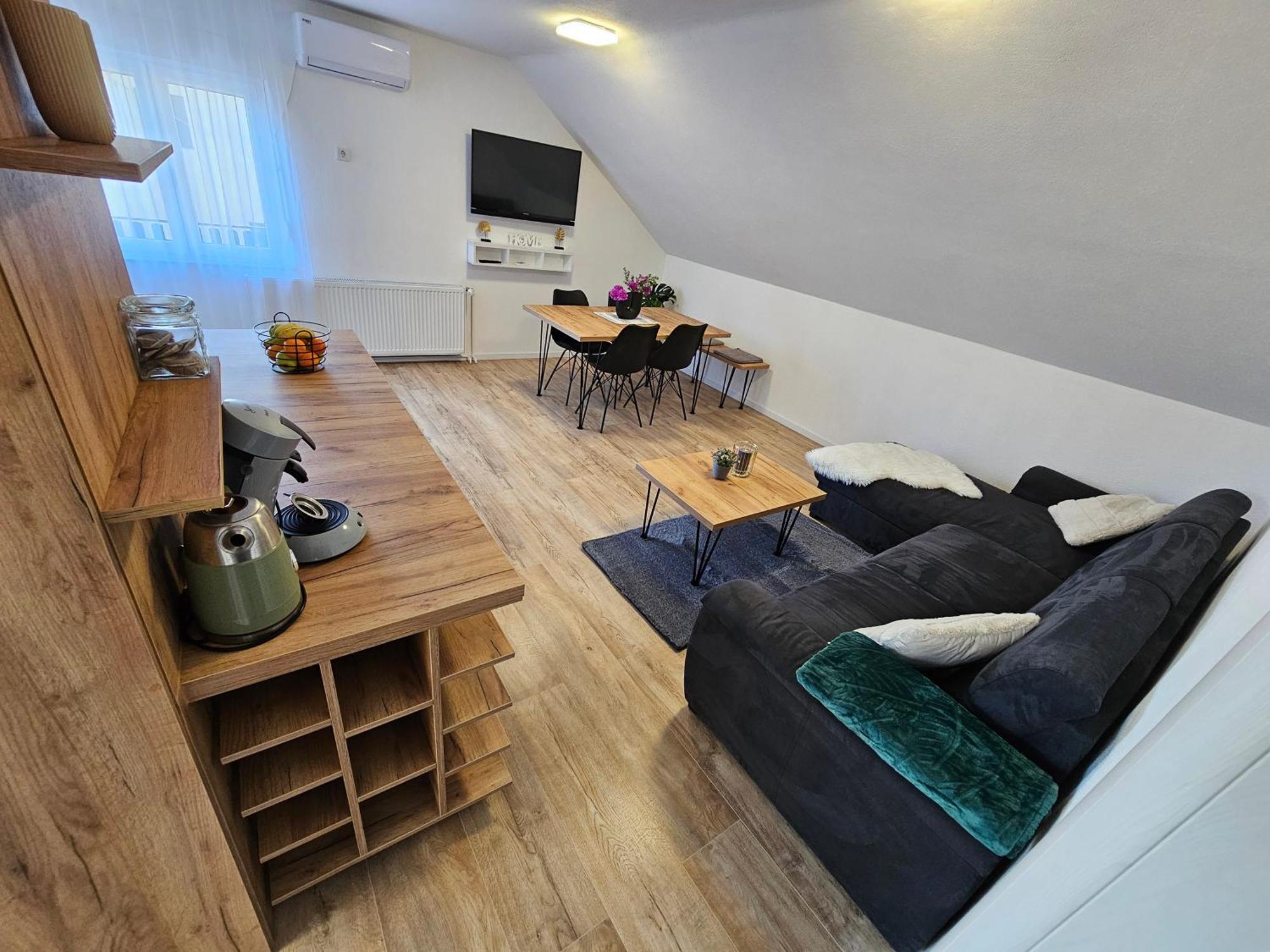 Ana Apartment Gračac Екстериор снимка