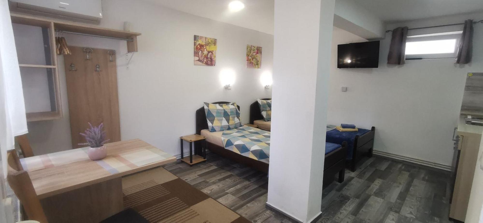 Ana Apartment Gračac Екстериор снимка