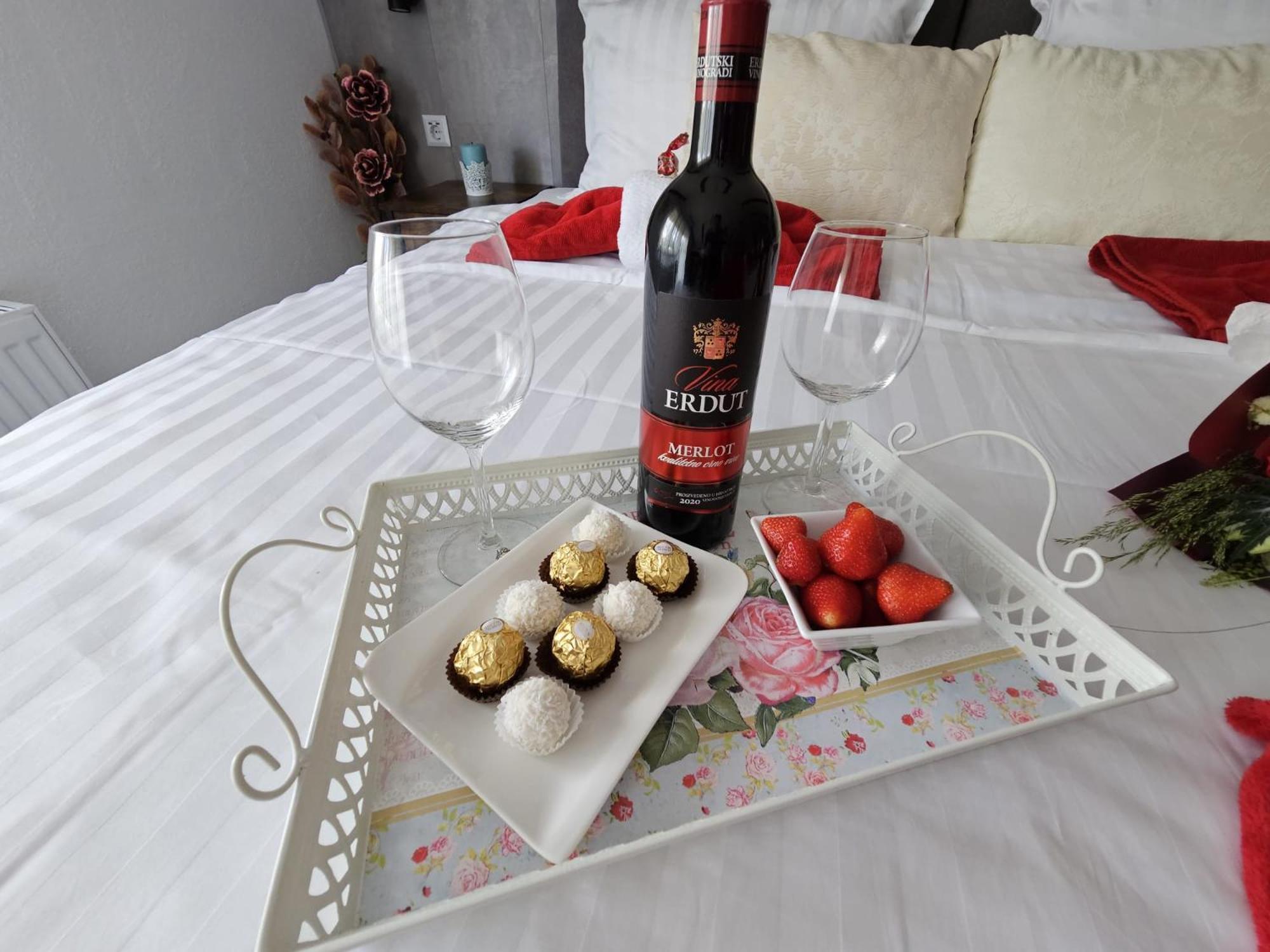 Ana Apartment Gračac Екстериор снимка